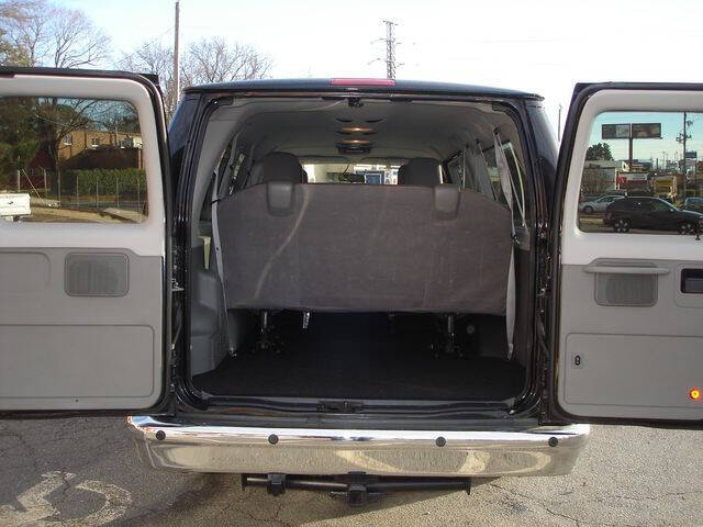 2011 Ford E-Series E-350 SD XLT