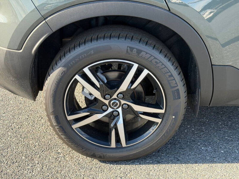 2026 Volvo XC40 B5 Core