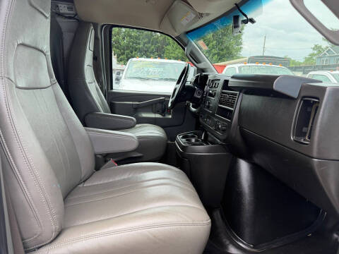 2022 GMC Savana 2500