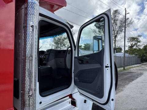 2017 Peterbilt 567