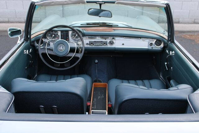 1967 Mercedes-Benz SL-Class 26