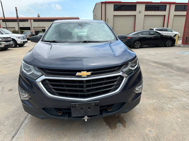 Used 2018 Chevrolet Equinox LS with VIN 3GNAXHEV8JS525926 for sale in Houston, TX