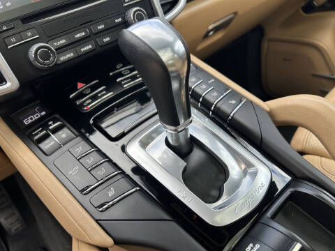 2017 Porsche Cayenne Platinum Edition