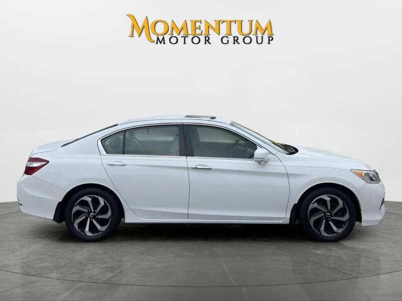 2017 Honda Accord EX-L's photo