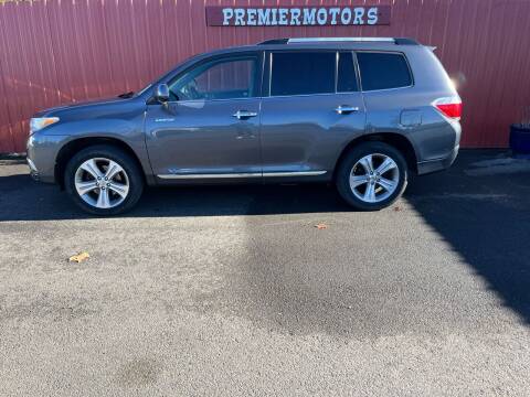2013 Toyota Highlander for sale at PREMIERMOTORS  INC. in Milton Freewater OR