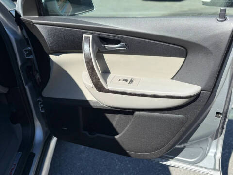 2011 GMC Acadia Denali