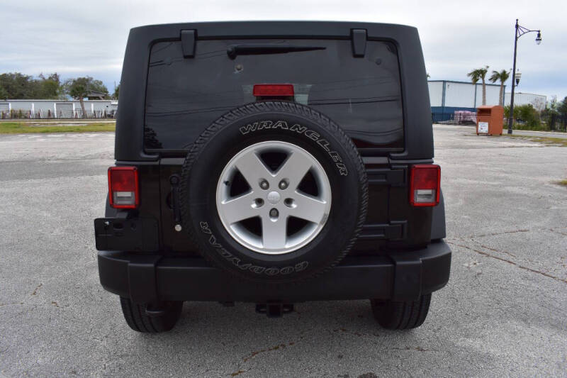 2011 Jeep Wrangler Unlimited Sport photo 33