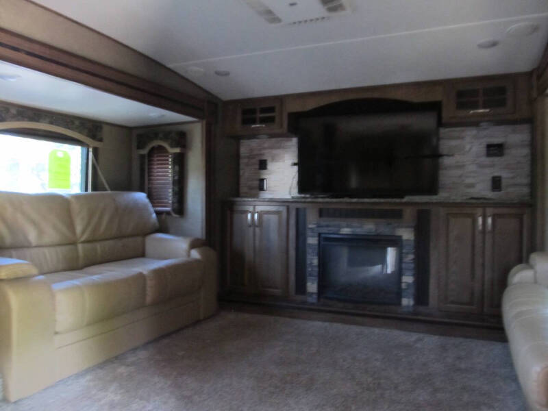 2017 Keystone RV Avalanche
