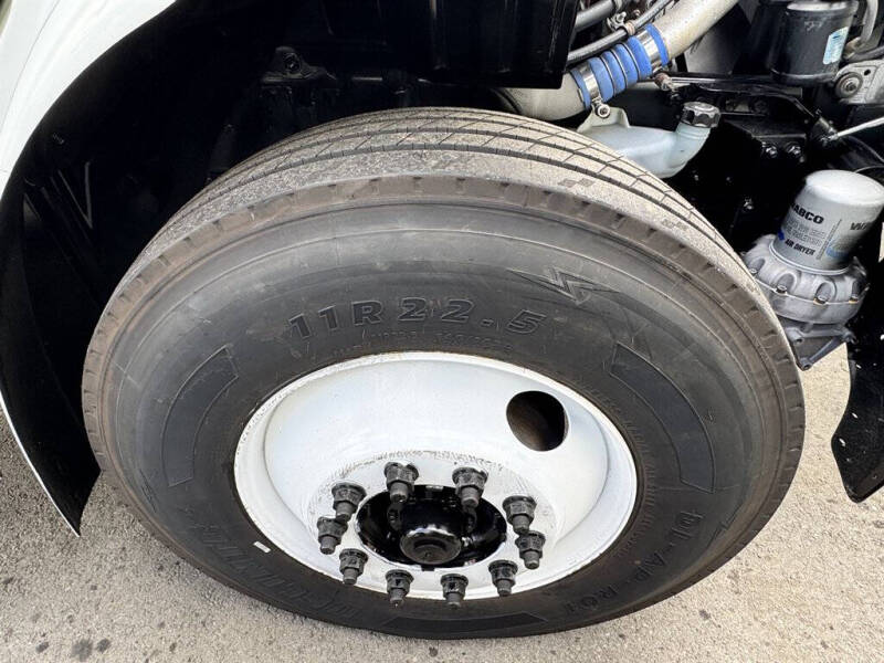 2016 Freightliner M2 106