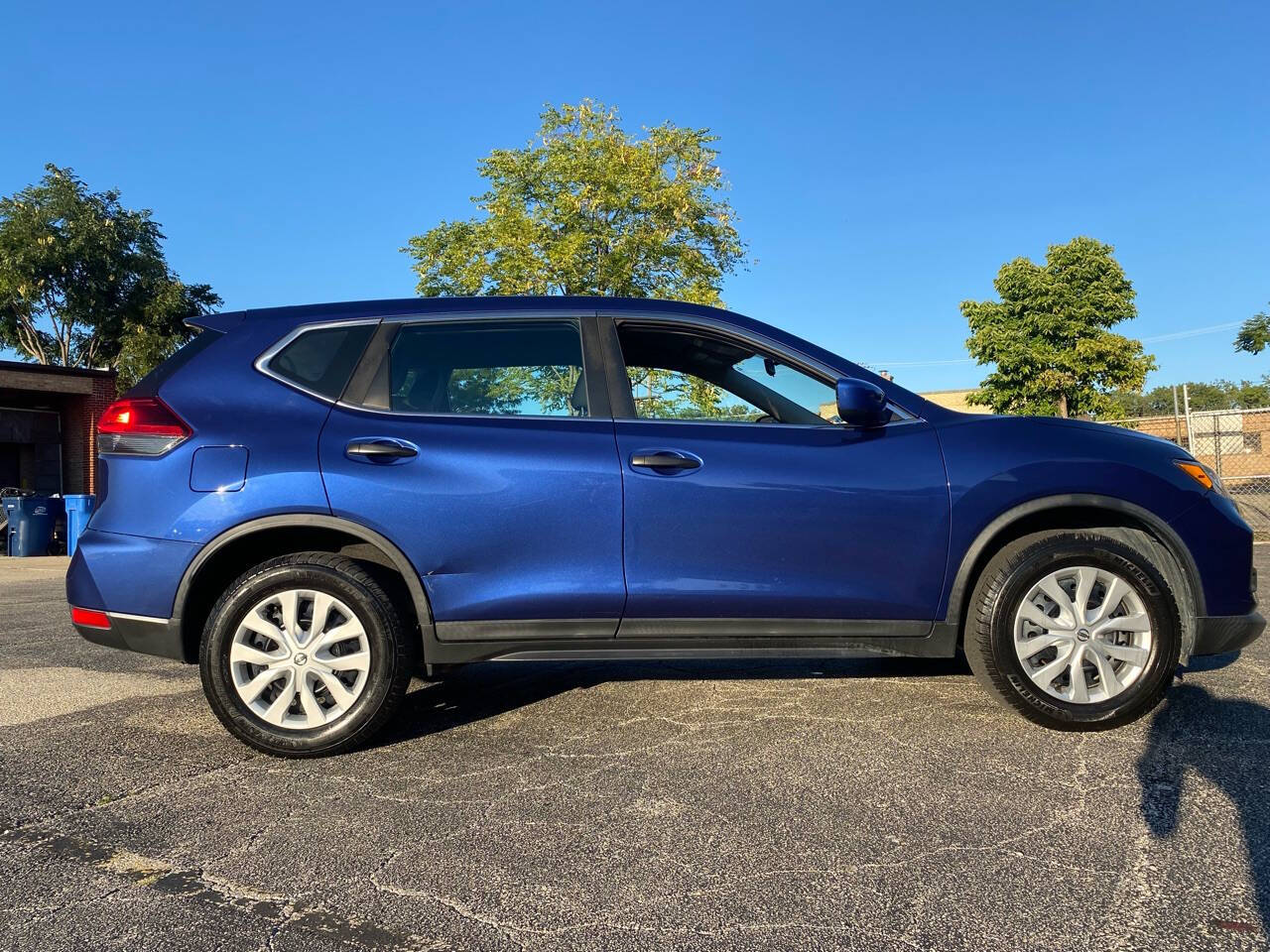 2018 Nissan Rogue for sale at Ideal Cars LLC in Skokie, IL