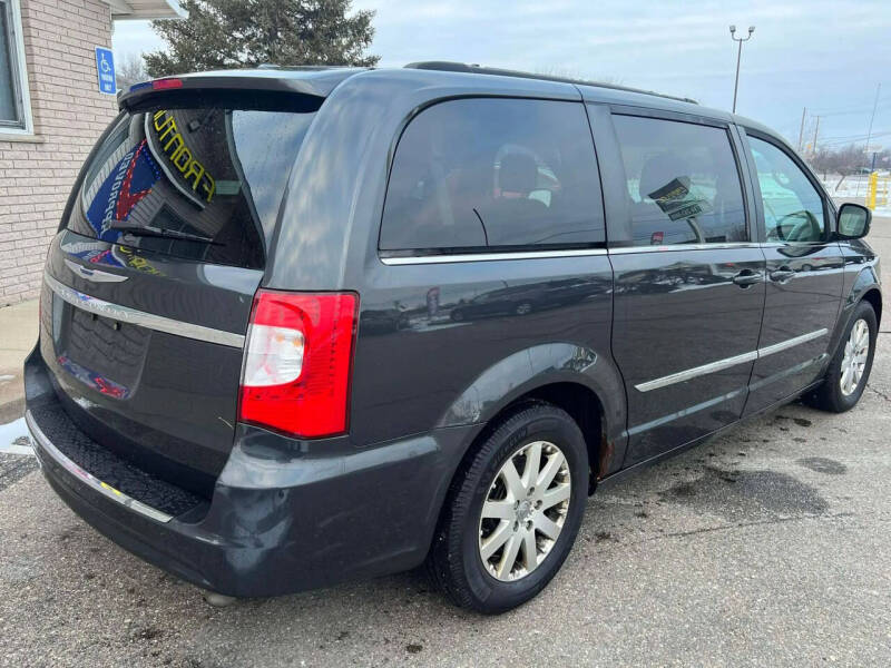 2012 Chrysler Town and Country Touring