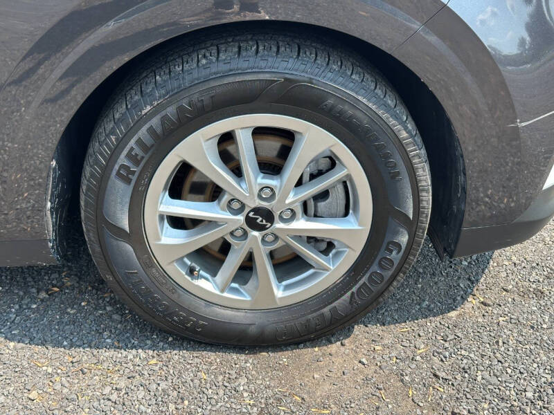 2022 Kia Carnival LX