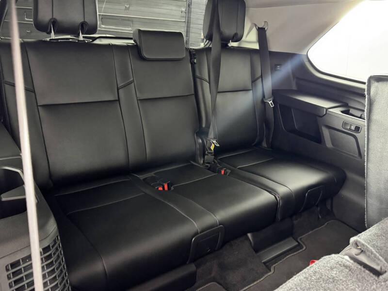 2024 Toyota Sequoia SR5