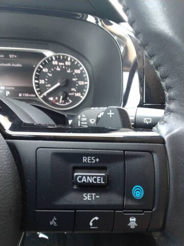 2022 Nissan Pathfinder SV