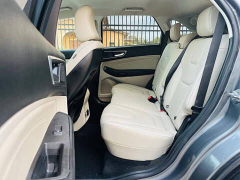 2022 Ford Edge Titanium