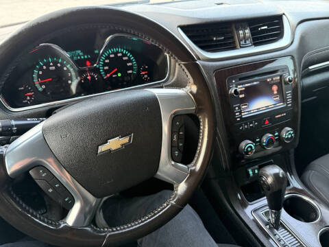 2017 Chevrolet Traverse LT