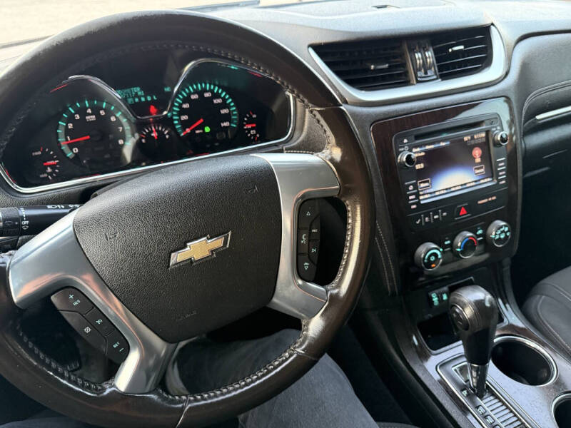 2017 Chevrolet Traverse LT