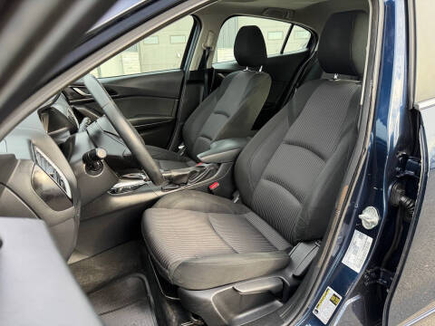 2015 Mazda MAZDA3 i Touring