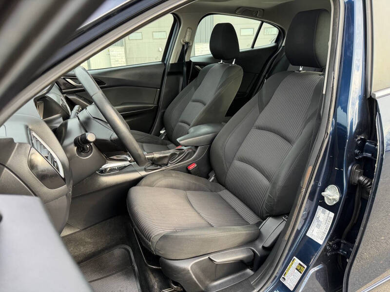 2015 Mazda MAZDA3 i Touring