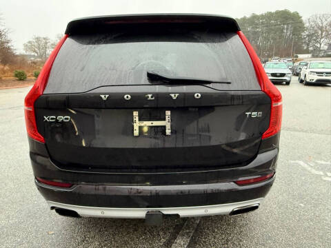 2016 Volvo XC90 T5 Momentum