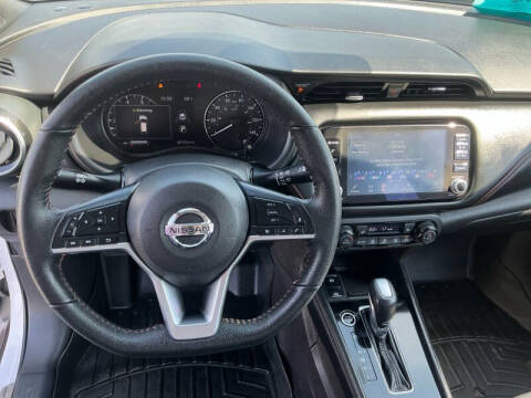 2021 Nissan Kicks SR