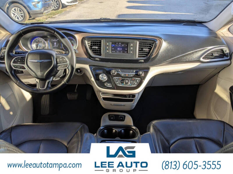 2017 Chrysler Pacifica Touring-L