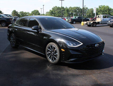 2020 Hyundai Sonata for sale at Hometown Chrysler Dodge Jeep Ram in Albion MI