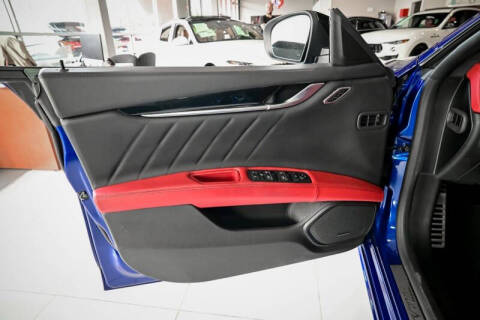 2022 Maserati Ghibli Modena Q4