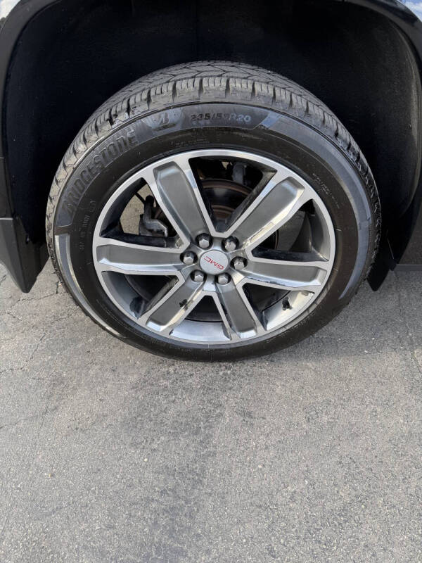 2017 GMC Acadia Denali