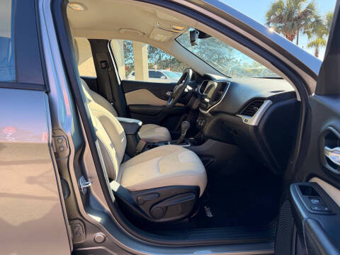 2016 Jeep Cherokee Sport