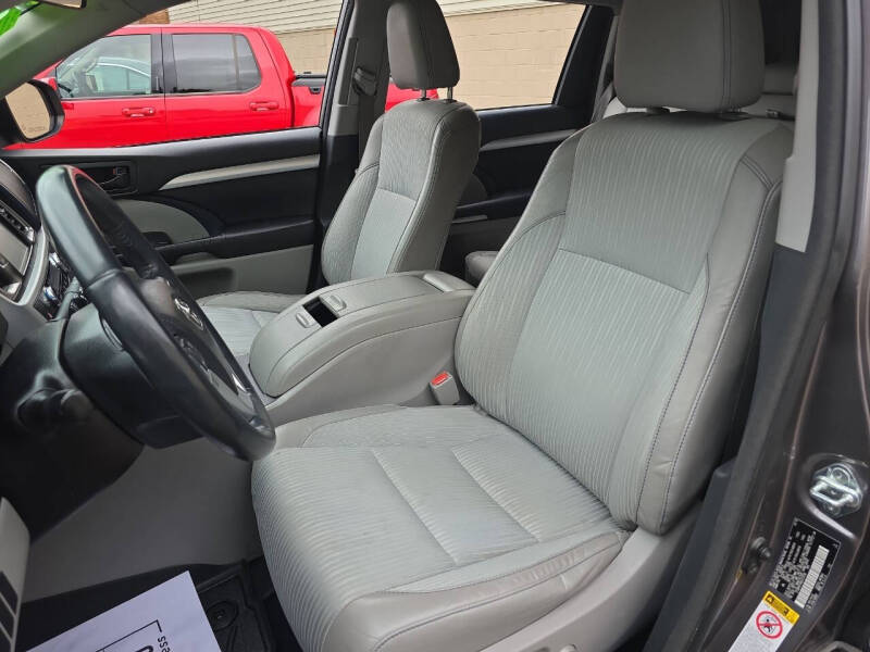 2016 Toyota Highlander LE Plus