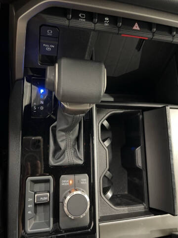 2025 Toyota Sequoia SR5