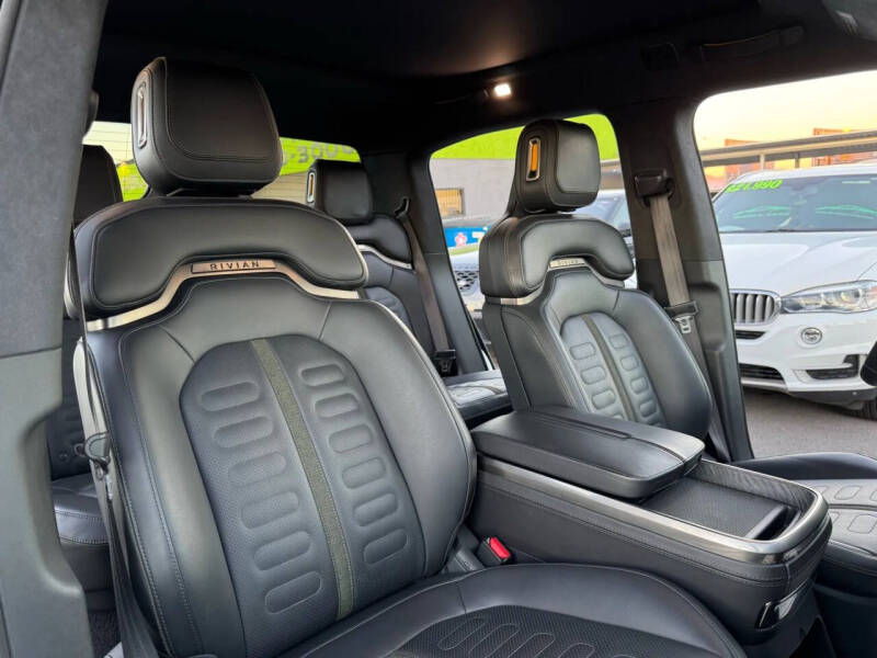 2023 Rivian R1T Adventure