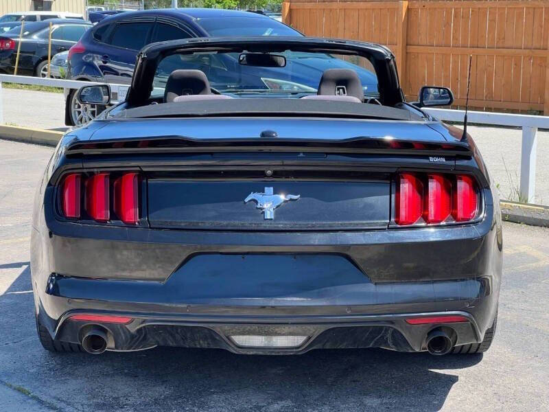 2017 Ford Mustang V6