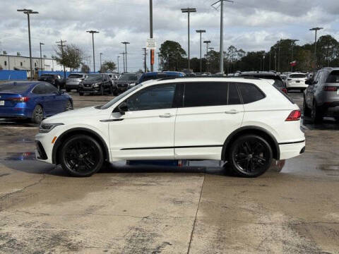 2022 Volkswagen Tiguan SE R-Line Black