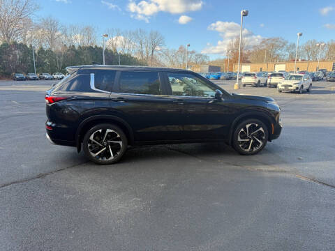 2023 Mitsubishi Outlander SE