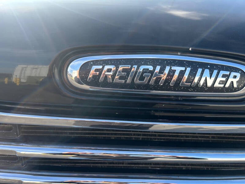 2022 Freightliner M2 106