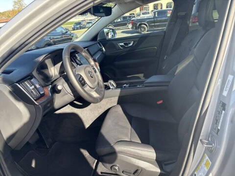 2025 Volvo V60 Cross Country B5 Plus