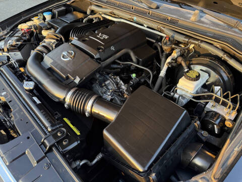 2005 Nissan Pathfinder LE