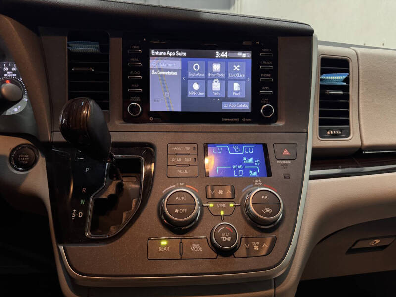 2020 Toyota Sienna XLE 8-Passenger