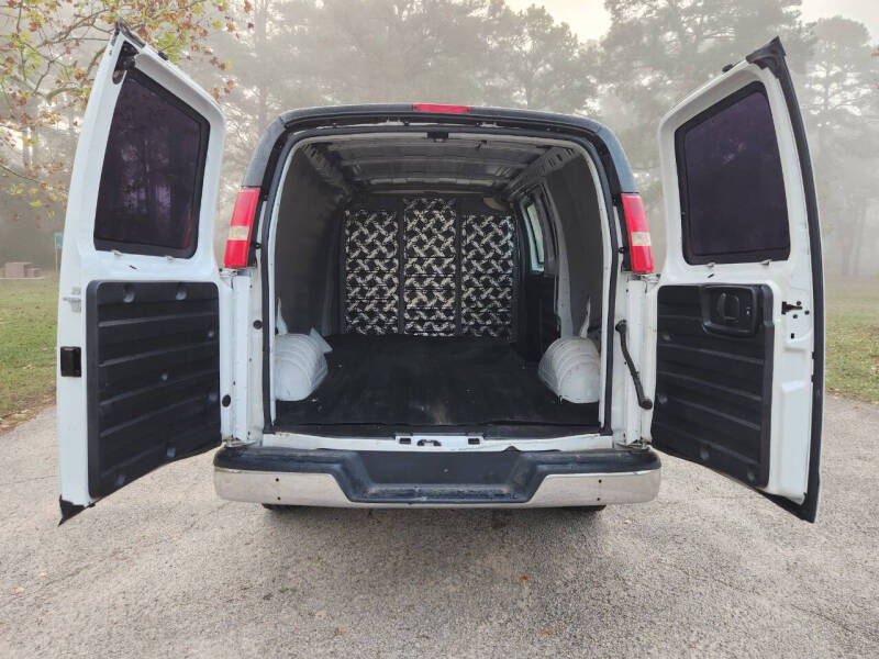 2018 GMC Savana Cargo Work Van photo 22