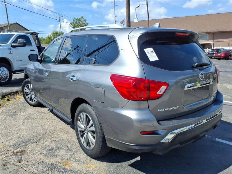 2020 Nissan Pathfinder SV