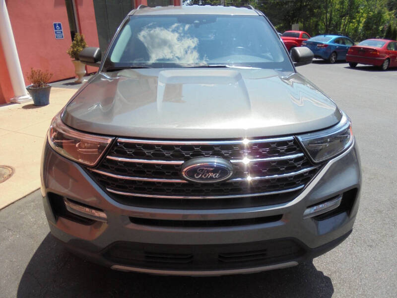 2023 Ford Explorer null photo 28