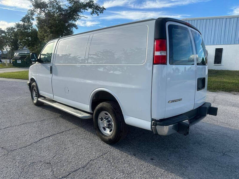 2022 Chevrolet Express 2500