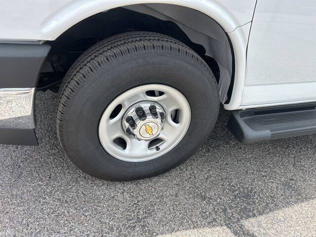 2025 Chevrolet Express 3500