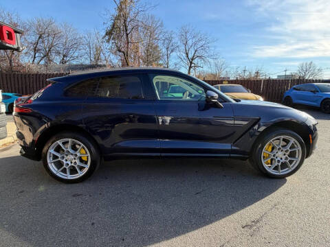 2021 Aston Martin DBX