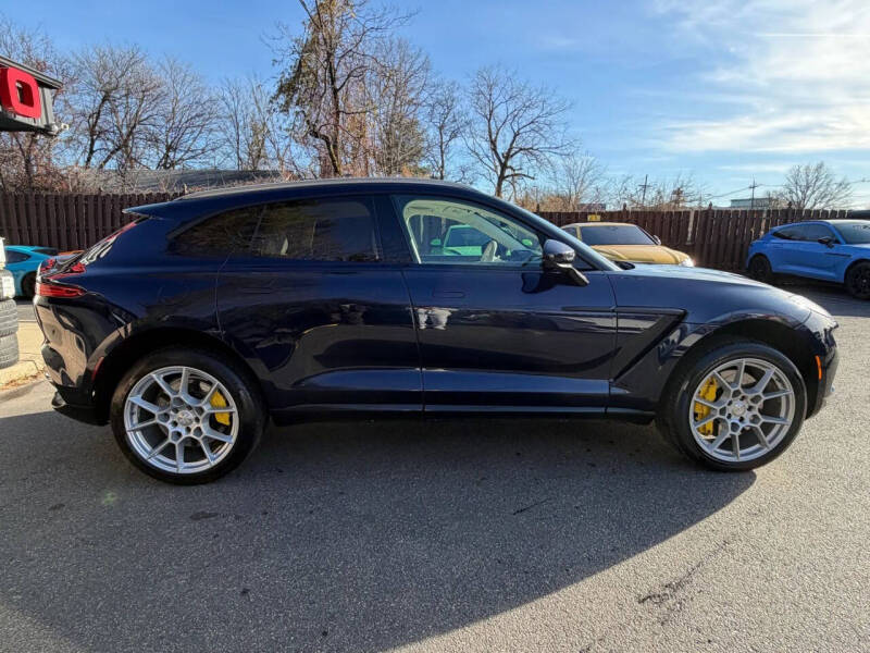 2021 Aston Martin DBX