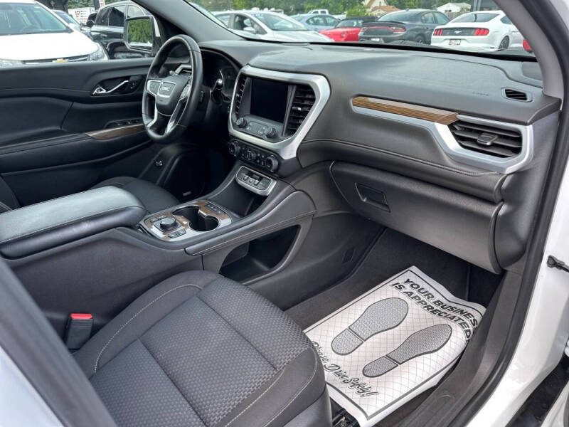 2023 GMC Acadia SLE