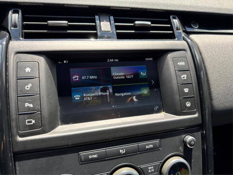 2017 Land Rover Discovery SE