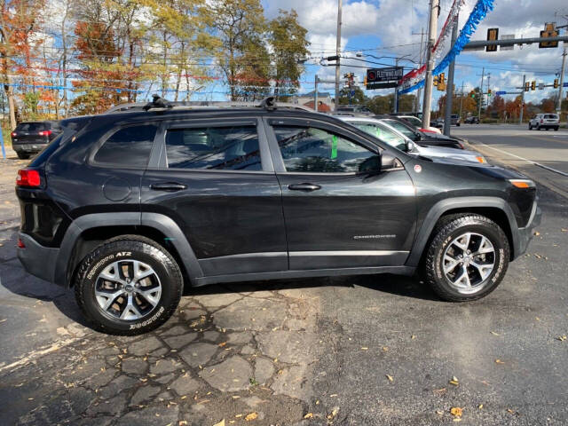 2014 Jeep Cherokee for sale at Chuckie Bizzarro's Fleetwing Auto in Erie, PA